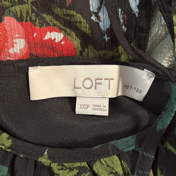 Gauzy navy floral petite LOFT dress with tie-waist - Picture 6 of 6